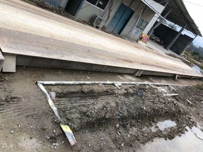 【福建泉州】出售150吨地磅18X3米、2吨塑料桶6个、15厦工铲车图3