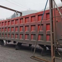 【贵州】出售货箱带二架，长度8.6米，宽度2.45米，高度2.2米，轻量化货箱，底三边二，一年不到的不锈钢货箱