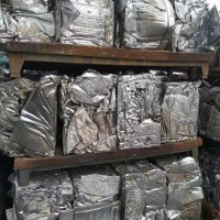 Q【四川】出售铸造厂专用低碳低锰压块铁现货300吨