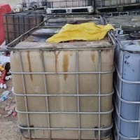【山东淄博】出售56个吨桶，不太干净，废铁价