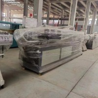 江苏出售地板设备出售  4条线设备未安装过 原价520几万 现5折出售
