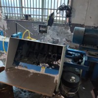 【江苏】出售一台泡沫冷压机，刚用两个月，改成热熔的了，有需要的废铁价高点出