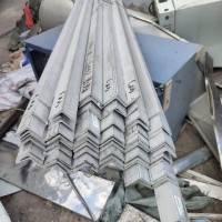 【云南玉溪】出售304的不锈钢角钢4ⅹ4，3个厚，有1t多