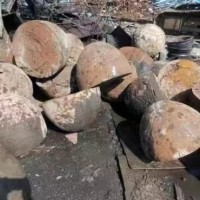 【江苏常州】出售生铁坨子13吨，2250一吨